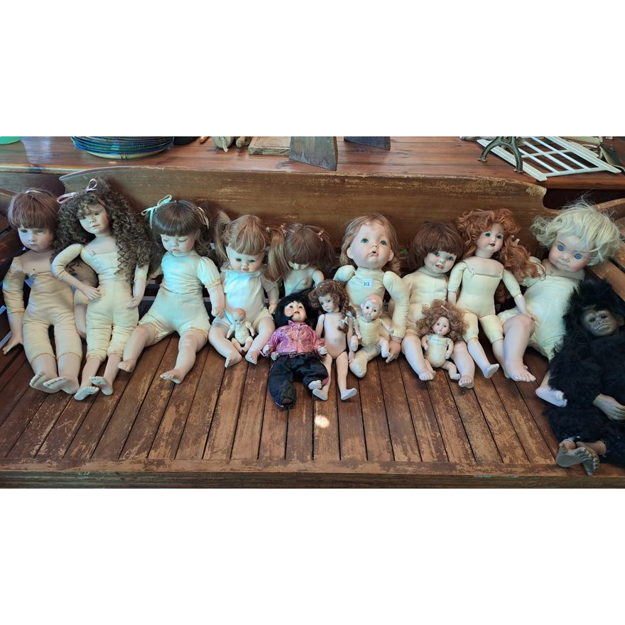 LOT PORCELAIN DOLLS
